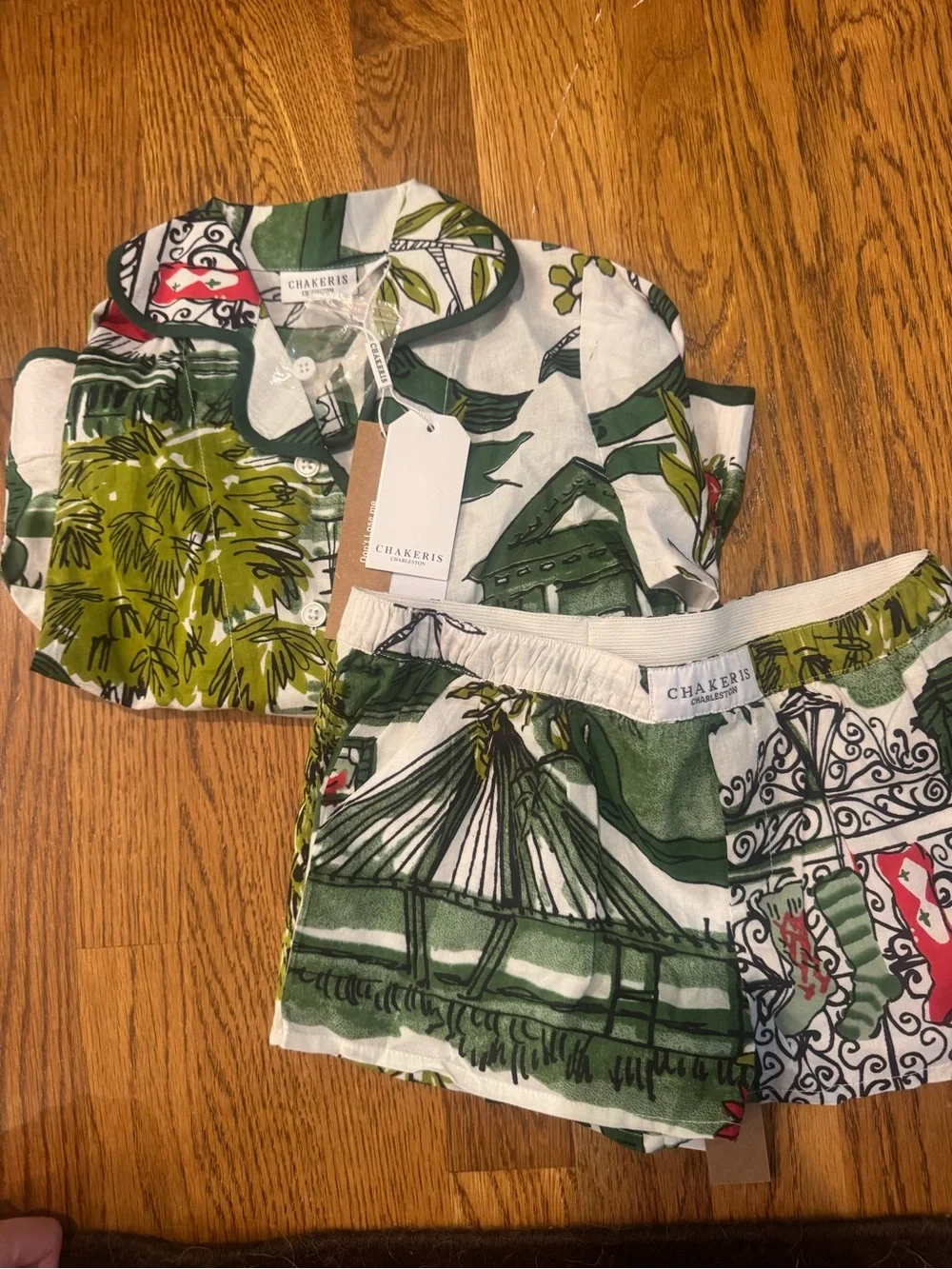 Girls' Green and White Printed Holiday Pajama Set